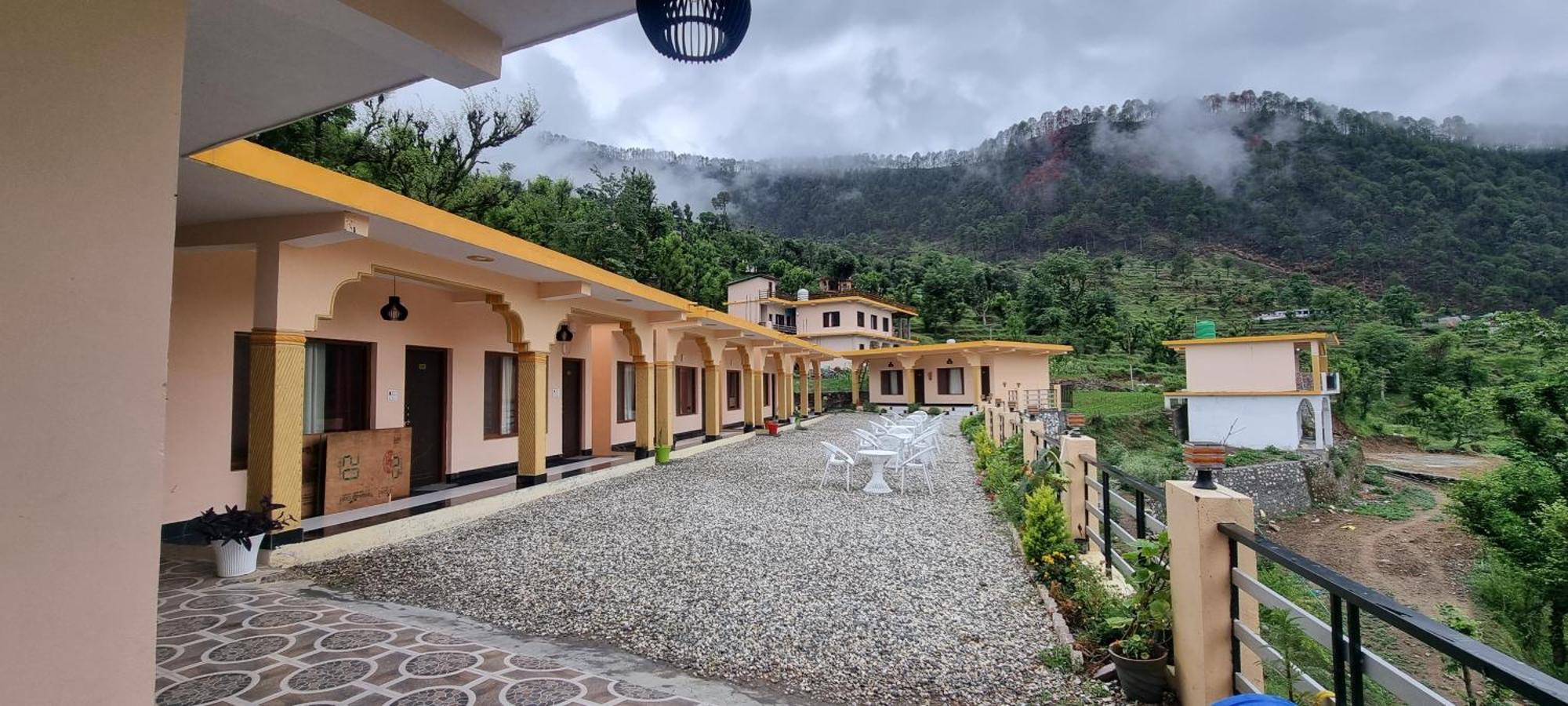 Shri Krishna Farms& Resorts Barkot Extérieur photo